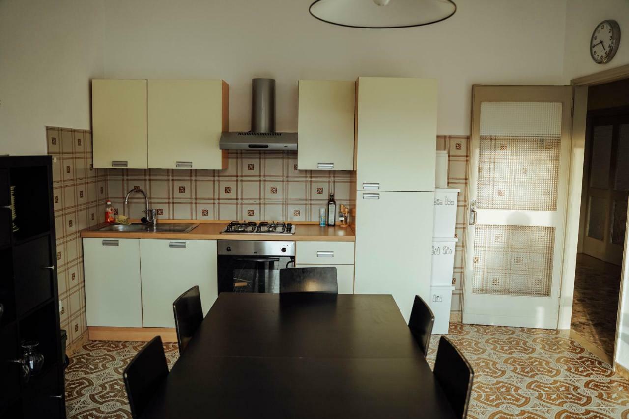 Giada Rooms ペスキエーラ・デル・ガルダ エクステリア 写真